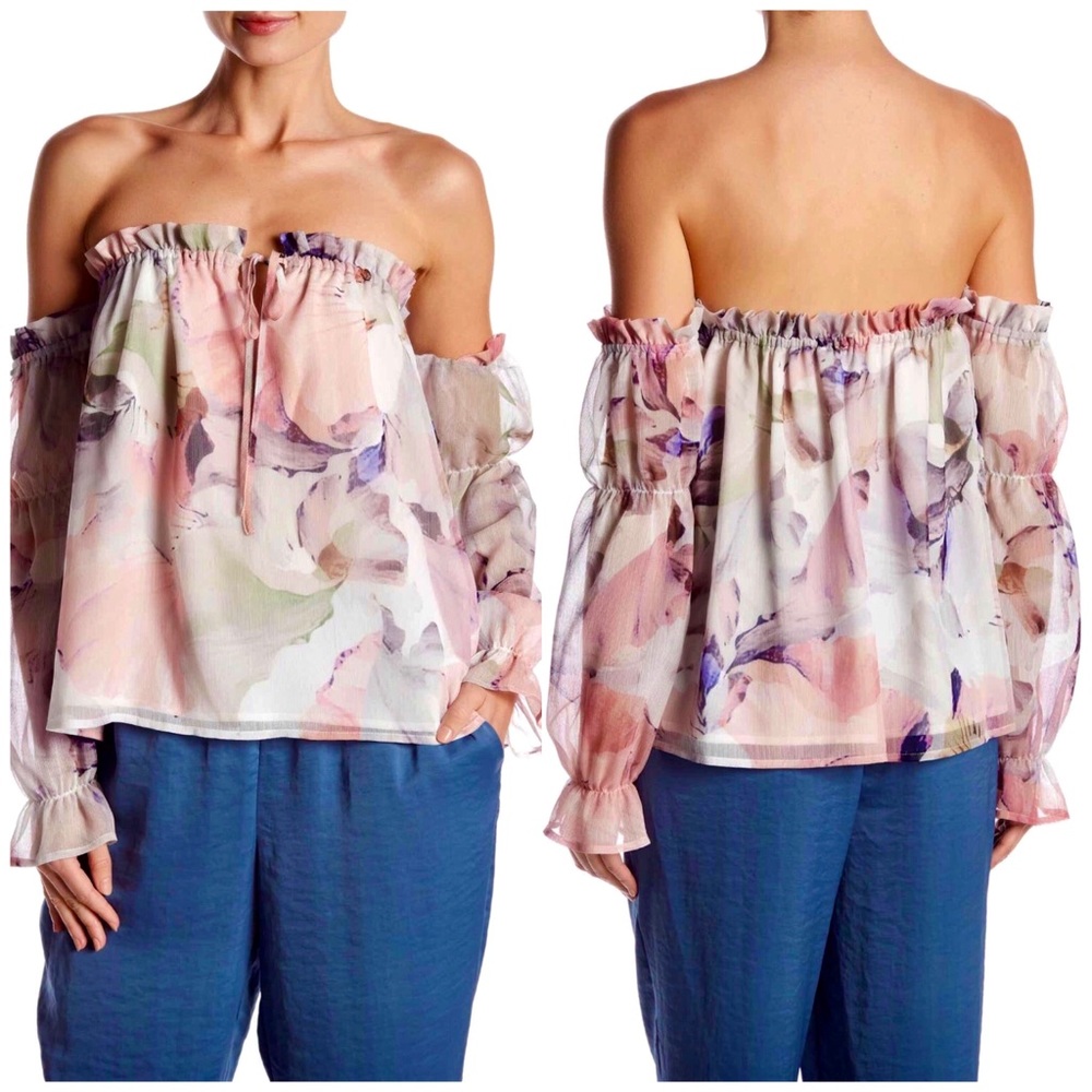 🌸Vince Camuto Off Shoulder Diffused Floral Blouse